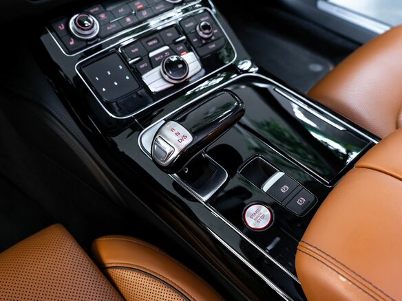 2016 Audi S8 III (D4) Рестайлинг, синий, 8490000 рублей - вид 23