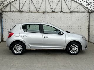 2016 Renault Sandero II, серый, 1090000 рублей, вид 4