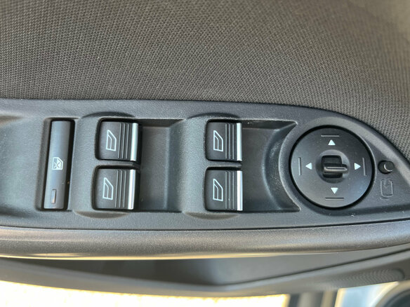 2018 Ford Focus III Рестайлинг, серебристый, 1190000 рублей - вид 19