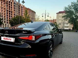 2019 Lexus ES 350 VII, чёрный, 3800000 рублей, вид 4