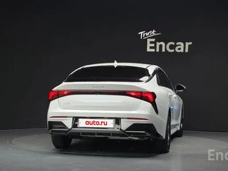 2024 Kia K5 LPi III Рестайлинг, белый, 2117205 рублей, вид 4