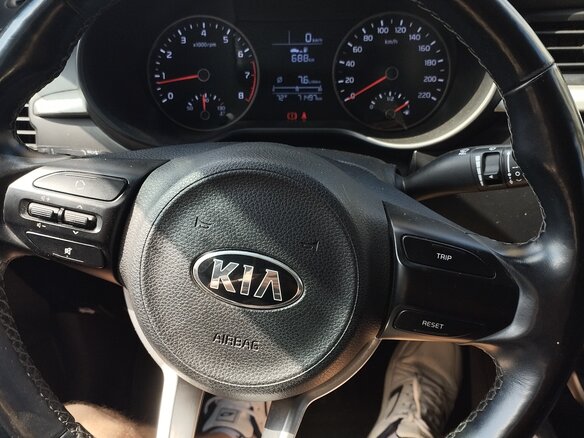 2019 Kia Rio IV, чёрный, 1700000 рублей - вид 17