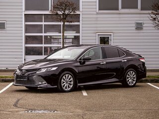 Toyota Camry VIII (XV70)