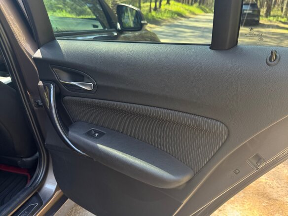 2012 BMW 1 серии 116i II (F20/F21), коричневый, 1350000 рублей - вид 8