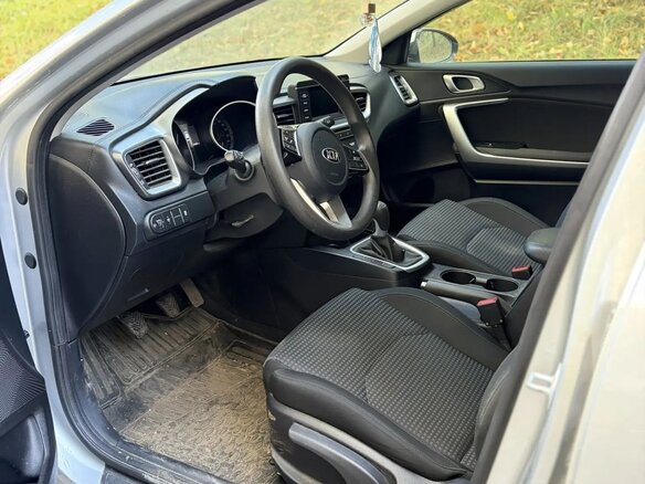 2019 Kia Ceed III, серебристый - вид 4
