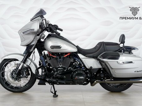 2023 Harley-Davidson CVO Street Glide, серебристый, 3899000 рублей, вид 2