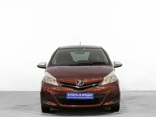 2012 Toyota Vitz III (XP130), красный, 949000 рублей, вид 2