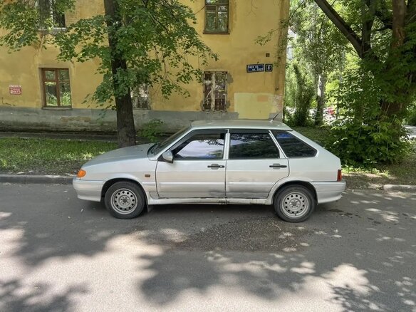 2004 Lada (ВАЗ) 2114, серебристый, 75000 рублей - вид 3