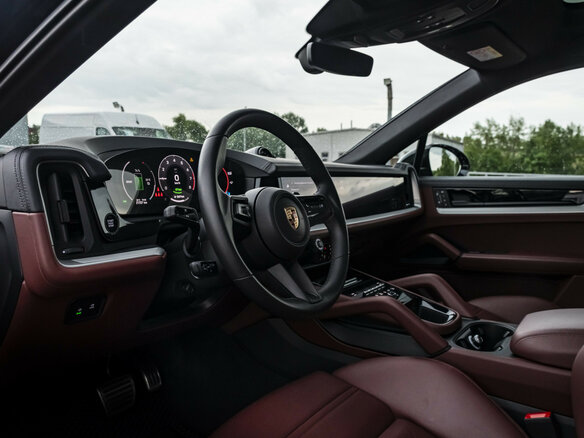 2025 Porsche Cayenne S E-Hybrid Coupé III Рестайлинг, чёрный - вид 9