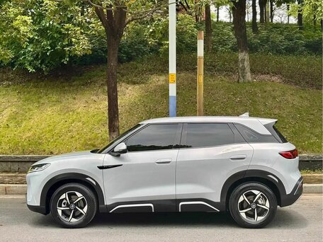 2025 BYD Yuan Up 45.12 kWh, серебристый, 1750000 рублей, вид 3
