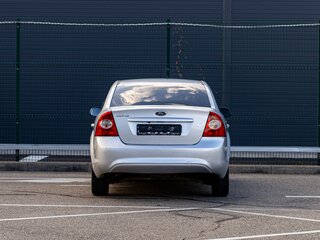 2011 Ford Focus II Рестайлинг, серебристый, 805000 рублей, вид 5