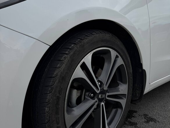 2018 Kia Cerato III Рестайлинг (Classic), белый, 1700000 рублей - вид 5