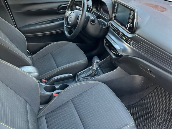 2021 Hyundai i20 MHEV III, белый, 1580000 рублей - вид 11