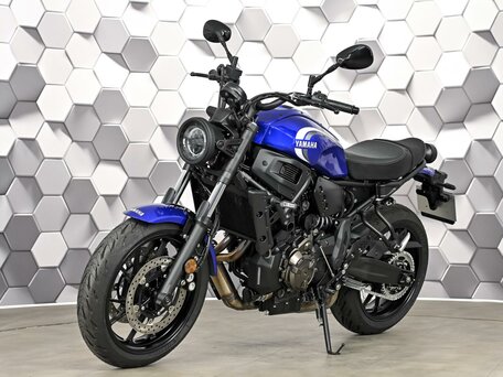 2026 Yamaha XSR700, синий, 999000 рублей, вид 2