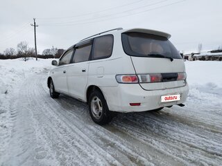 1999 Toyota Gaia, белый, 360000 рублей, вид 3