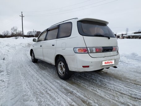 1999 Toyota Gaia, белый, 399000 рублей, вид 3