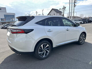 2019 Toyota Harrier III (XU60) Рестайлинг, белый, 2108000 рублей, вид 4