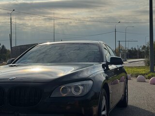 2009 BMW 7 серии 750i xDrive V (F01/F02/F04), чёрный, 1190000 рублей, вид 3