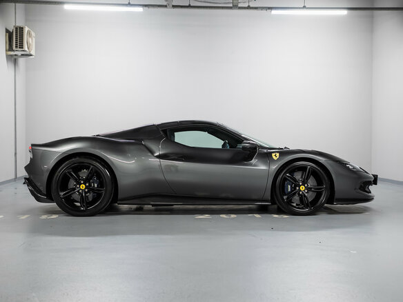 2025 Ferrari 296 GTS, серый - вид 13