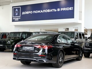 2026 Mercedes-Benz E-Класс 300 VI (W214, S214), чёрный, 9000000 рублей, вид 4