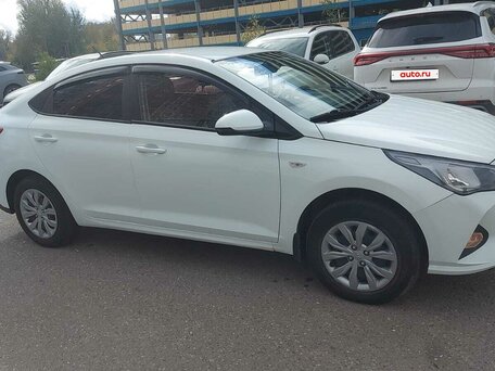 2020 Hyundai Solaris II Рестайлинг, белый, 1200000 рублей, вид 4