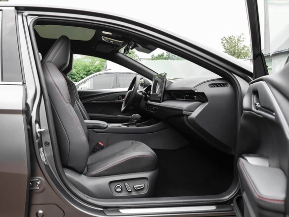 2026 Toyota Camry IX (XV80) China Market, белый - вид 9