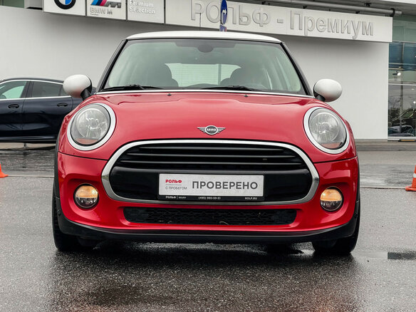 2018 Mini Hatch Cooper III (F55/F56) Рестайлинг, красный, 1819000 рублей - вид 1