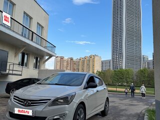 2015 Hyundai Solaris I Рестайлинг, бежевый, 710000 рублей, вид 2