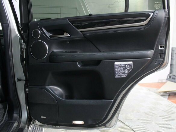2016 Lexus LX 570 III Рестайлинг 2, серый, 5850000 рублей - вид 26