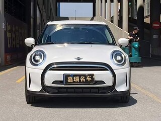 2023 Mini Hatch One III (F55/F56) Рестайлинг 2, белый, 2148400 рублей, вид 2