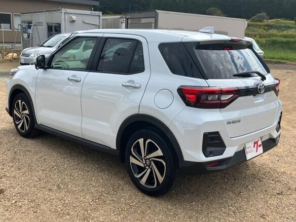 2023 Toyota Raize I, белый, 1200000 рублей - вид 3