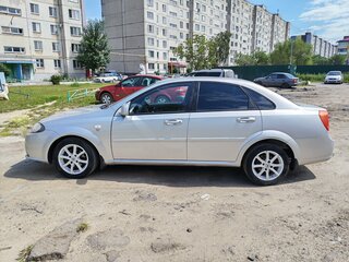 2013 Daewoo Gentra II, серебристый, 650000 рублей, вид 2