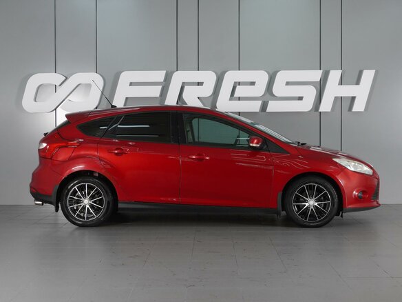 2014 Ford Focus III, красный, 1039000 рублей - вид 4