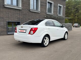 2013 Chevrolet Aveo II, белый, 470000 рублей, вид 5