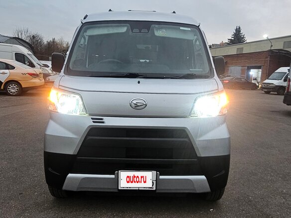 2019 Daihatsu Hijet X, серебристый, 1100000 рублей