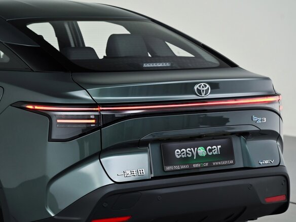 2026 Toyota bZ3, зелёный, 2701000 рублей - вид 14