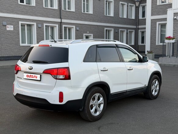 2013 Kia Sorento II Рестайлинг, белый, 1550000 рублей - вид 5