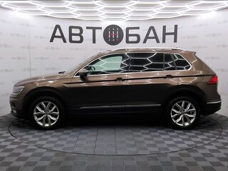 2017 Volkswagen Tiguan II, коричневый, 2460000 рублей, вид 4