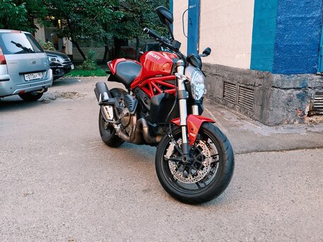 2014 Ducati Monster 821, красный, 650000 рублей, вид 2