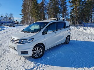 2013 Honda Freed Spike I Рестайлинг, белый, 920000 рублей, вид 1