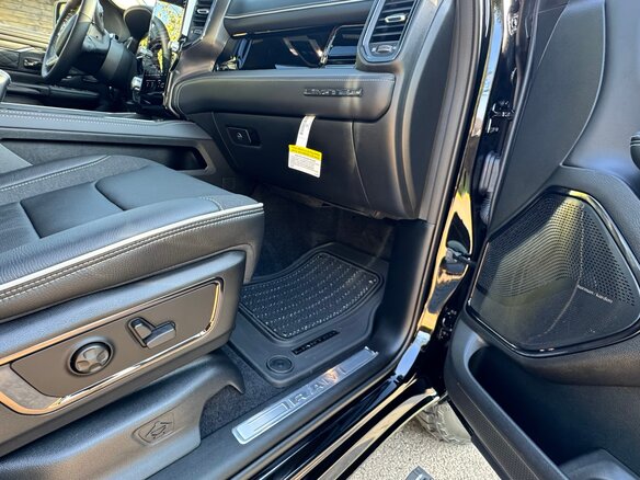 2026 Ram 1500 Crew Cab eTorque V Рестайлинг, чёрный, 16500000 рублей - вид 17