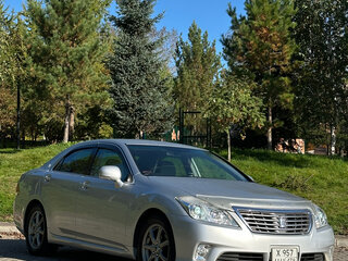 2010 Toyota Crown XIII (S200), серый, 1700000 рублей, вид 3