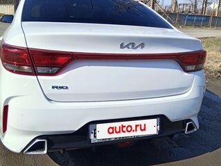 2021 Kia Rio IV Рестайлинг, белый, 1260000 рублей, вид 4