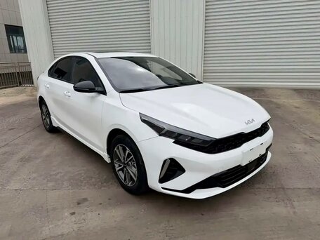 2023 Kia K3 II (China Market) Рестайлинг, белый, 1800000 рублей, вид 2