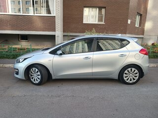 2017 Kia Ceed II Рестайлинг, серебристый, 1250000 рублей, вид 4