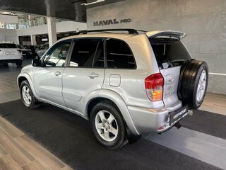 2002 Toyota RAV4 II (XA20), серебристый, 595000 рублей, вид 3