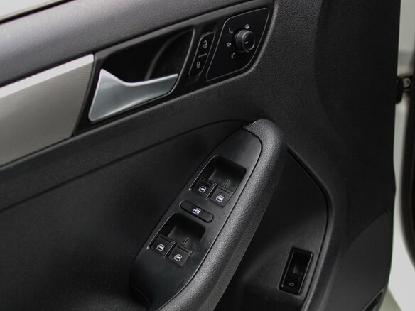 2016 Volkswagen Jetta VI Рестайлинг, белый, 1200000 рублей - вид 18