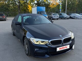 2019 BMW 5 серии 530d xDrive VII (G30/G31/G38), чёрный, 3800000 рублей, вид 3