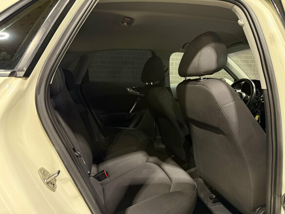 2012 Audi A1 I (8X), белый, 1050000 рублей - вид 8
