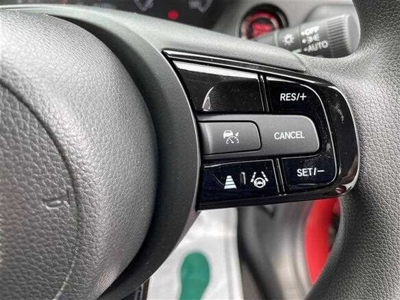 2023 Honda Vezel II, красный, 1840000 рублей - вид 11